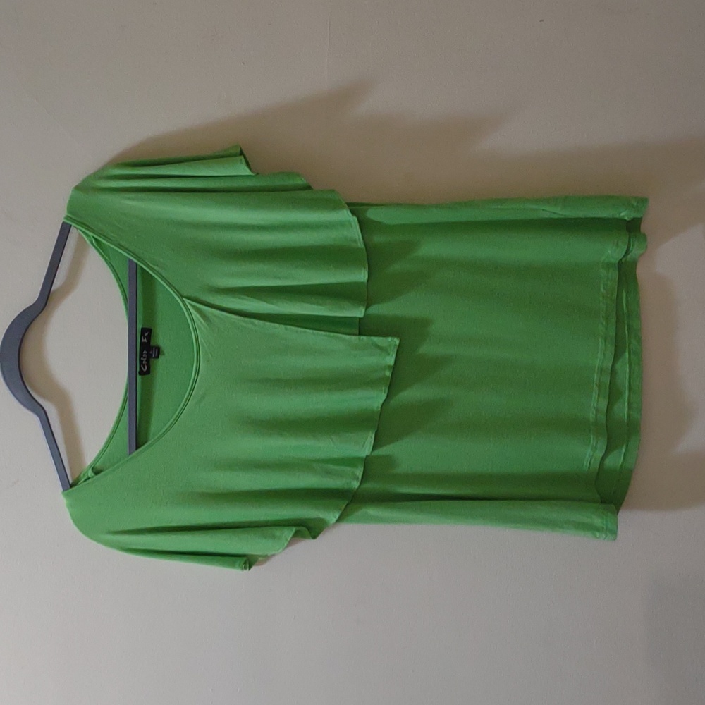 Color Fx ruffle back and front top